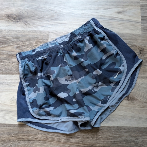 Nike Pants - Women's Nike Athletic Shorts Medium Like New Camo‎ Print